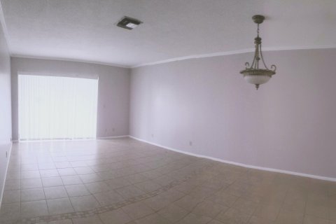 House in West Palm Beach, Florida 1 bedroom, 56.86 sq.m. № 1024617 - photo 24