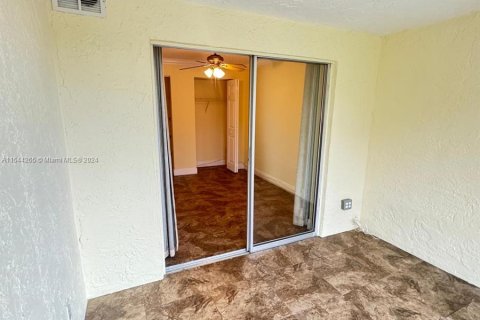 Condominio en venta en Coral Springs, Florida, 2 dormitorios, 76.18 m2 № 1058131 - foto 9