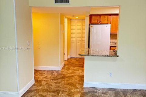 Condominio en venta en Coral Springs, Florida, 2 dormitorios, 76.18 m2 № 1058131 - foto 4