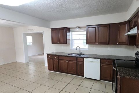 Casa en venta en Avon Park, Florida, 3 dormitorios, 159.98 m2 № 1380867 - foto 9