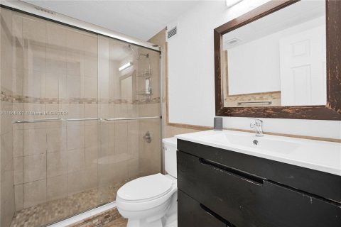 Condo in Hollywood, Florida, 1 bedroom  № 1381797 - photo 10