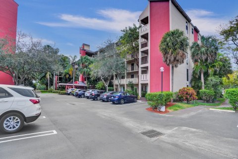 Condo in Pompano Beach, Florida, 2 bedrooms  № 1228562 - photo 27