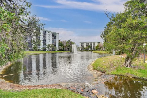 Condo in Pompano Beach, Florida, 2 bedrooms  № 1228562 - photo 26