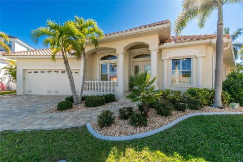 Villa ou maison à vendre à Punta Gorda, Floride: 3 chambres, 281.03 m2 № 1030383 - photo 2