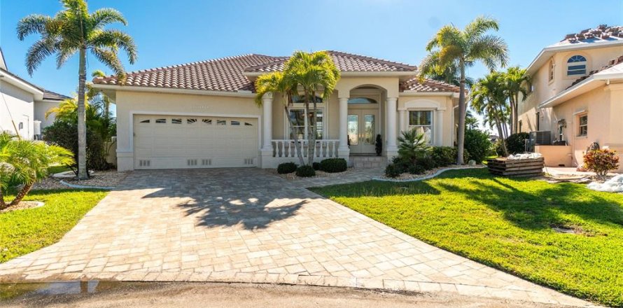 Villa ou maison à Punta Gorda, Floride 3 chambres, 281.03 m2 № 1030383