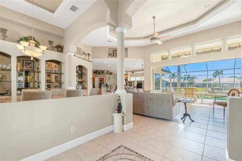 Villa ou maison à vendre à Punta Gorda, Floride: 3 chambres, 281.03 m2 № 1030383 - photo 5