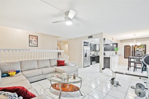 Condo in Davie, Florida, 2 bedrooms  № 1377577 - photo 8