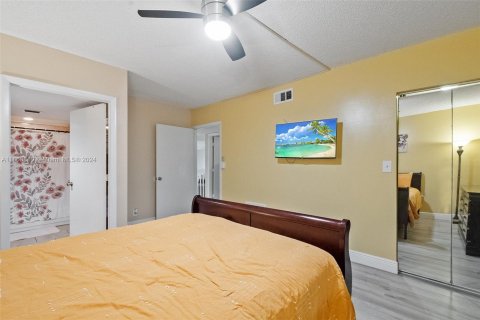 Condo in Davie, Florida, 2 bedrooms  № 1377577 - photo 21