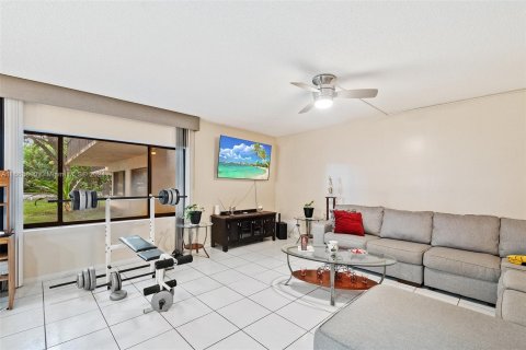 Condo in Davie, Florida, 2 bedrooms  № 1377577 - photo 6