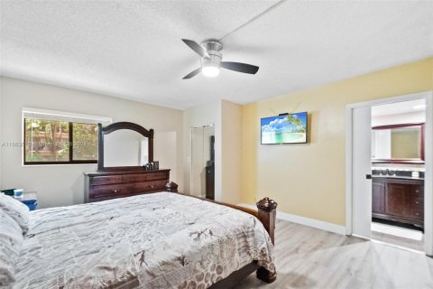 Condo in Davie, Florida, 2 bedrooms  № 1377577 - photo 17