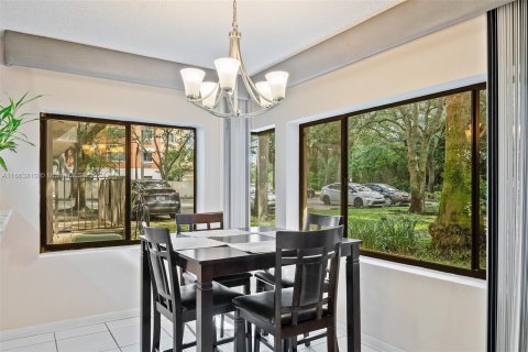 Copropriété à vendre à Davie, Floride: 2 chambres, 111.48 m2 № 1377577 - photo 10