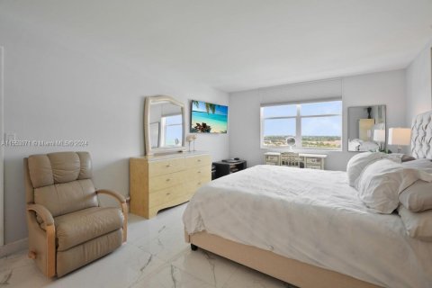 Condominio en venta en Lauderdale-by-the-Sea, Florida, 2 dormitorios, 143.07 m2 № 1073045 - foto 10