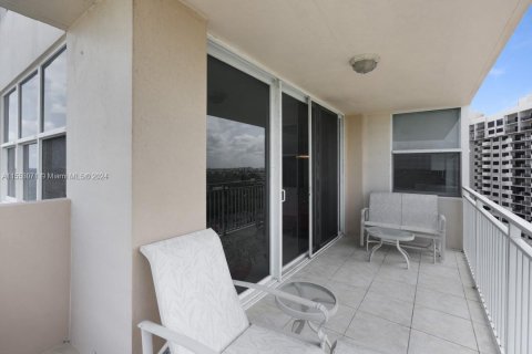 Condominio en venta en Lauderdale-by-the-Sea, Florida, 2 dormitorios, 143.07 m2 № 1073045 - foto 18