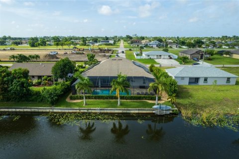 Villa ou maison à vendre à Cape Coral, Floride: 3 chambres, 222.69 m2 № 1383323 - photo 5