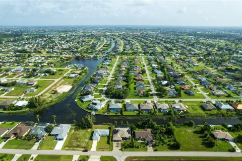 Villa ou maison à vendre à Cape Coral, Floride: 3 chambres, 222.69 m2 № 1383323 - photo 8