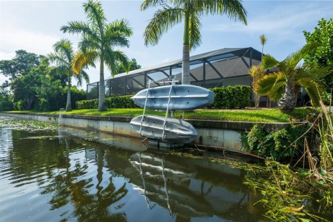 Villa ou maison à vendre à Cape Coral, Floride: 3 chambres, 222.69 m2 № 1383323 - photo 7