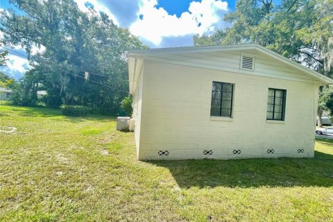 House in DeLand, Florida 3 bedrooms, 85.93 sq.m. № 1373841 - photo 30