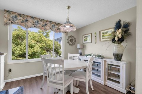 Condo in Clearwater, Florida, 2 bedrooms  № 1373783 - photo 8