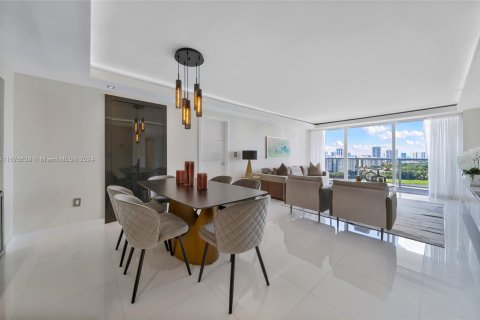 Condominio en venta en Aventura, Florida, 2 dormitorios, 106.84 m2 № 1402724 - foto 6