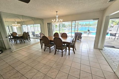 Villa ou maison à vendre à Margate, Floride: 2 chambres, 117.15 m2 № 1402681 - photo 7