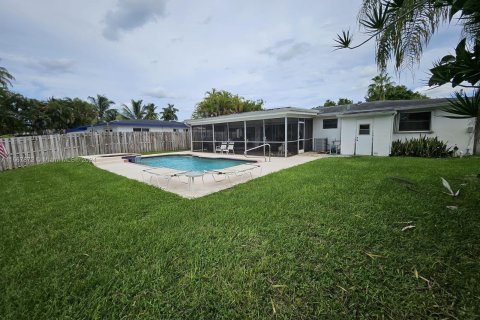 Villa ou maison à vendre à Margate, Floride: 2 chambres, 117.15 m2 № 1402681 - photo 8