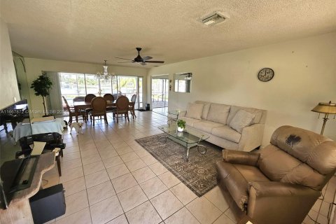 Casa en venta en Margate, Florida, 2 dormitorios, 117.15 m2 № 1402681 - foto 4