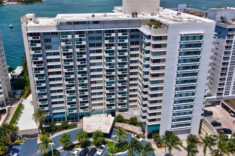 Condominio en venta en Miami Beach, Florida, 51.28 m2 № 1402772 - foto 13