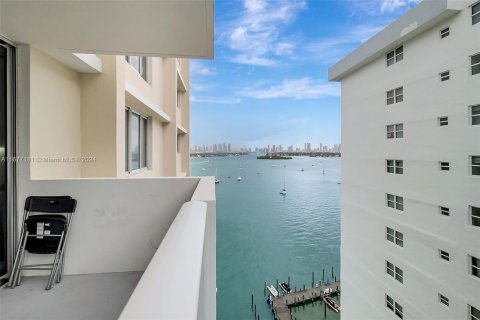 Condominio en venta en Miami Beach, Florida, 51.28 m2 № 1402772 - foto 1