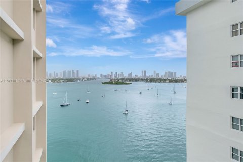 Condominio en venta en Miami Beach, Florida, 51.28 m2 № 1402772 - foto 2