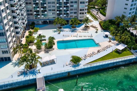 Condominio en venta en Miami Beach, Florida, 51.28 m2 № 1402772 - foto 17