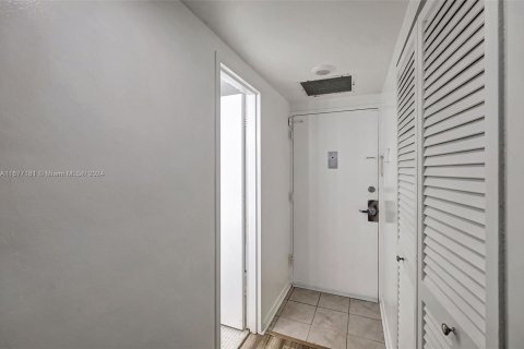 Condominio en venta en Miami Beach, Florida, 51.28 m2 № 1402772 - foto 5