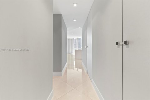 Copropriété à vendre à Miami, Floride: 3 chambres, 136.57 m2 № 1402773 - photo 4