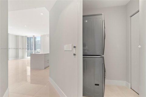 Condo in Miami, Florida, 3 bedrooms  № 1402773 - photo 6