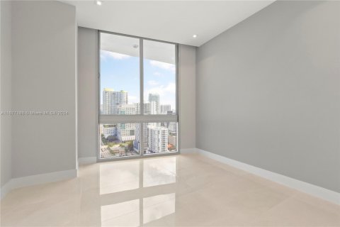 Condo in Miami, Florida, 3 bedrooms  № 1402773 - photo 12