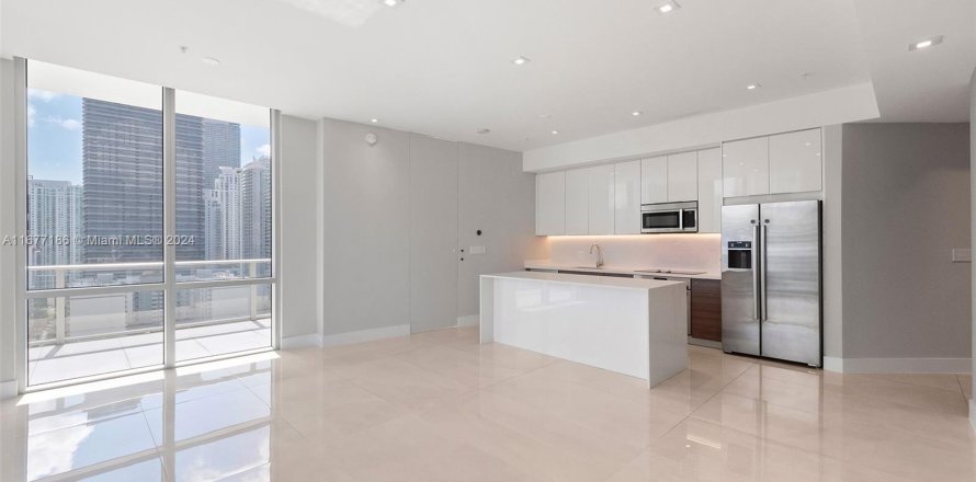 Condominio en Miami, Florida, 3 dormitorios  № 1402773