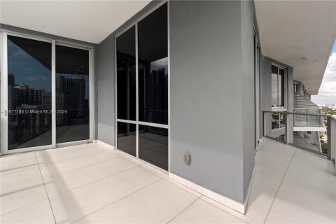 Condo in Miami, Florida, 3 bedrooms  № 1402773 - photo 7