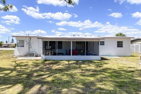 Villa ou maison à vendre à Port Charlotte, Floride: 3 chambres, 116.41 m2 № 1333735 - photo 20