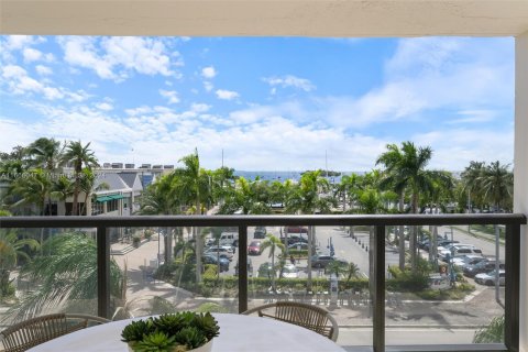 Condo in Miami, Florida, 2 bedrooms  № 1385548 - photo 25