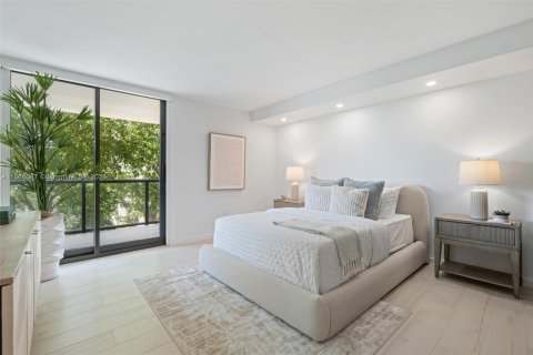 Condo in Miami, Florida, 2 bedrooms  № 1385548 - photo 4