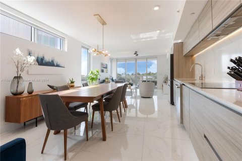 Condominio en venta en Miami Beach, Florida, 2 dormitorios, 109.16 m2 № 1441682 - foto 11