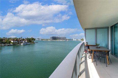 Condominio en venta en Miami Beach, Florida, 2 dormitorios, 109.16 m2 № 1441682 - foto 2