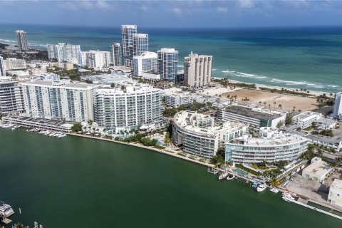 Condominio en venta en Miami Beach, Florida, 2 dormitorios, 109.16 m2 № 1441682 - foto 1