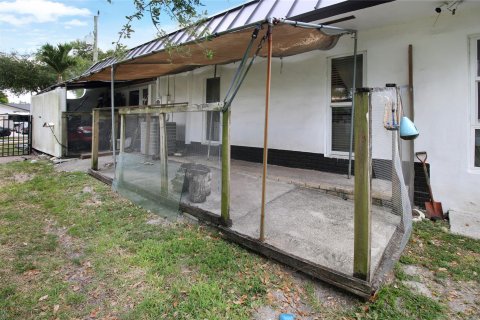 Villa ou maison à vendre à Margate, Floride: 4 chambres, 287.35 m2 № 1207706 - photo 8