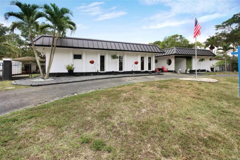 Villa ou maison à vendre à Margate, Floride: 4 chambres, 287.35 m2 № 1207706 - photo 12