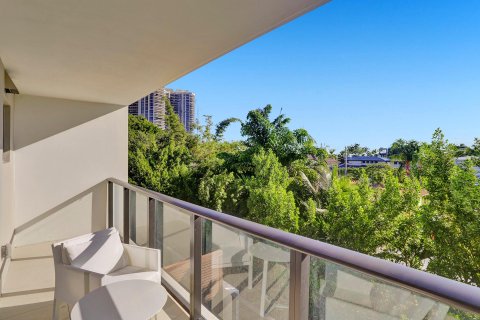 Condo in Fort Lauderdale, Florida, 3 bedrooms  № 1024686 - photo 19