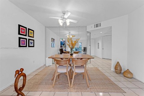 Condominio en venta en Pembroke Pines, Florida, 2 dormitorios, 112.13 m2 № 1231090 - foto 21
