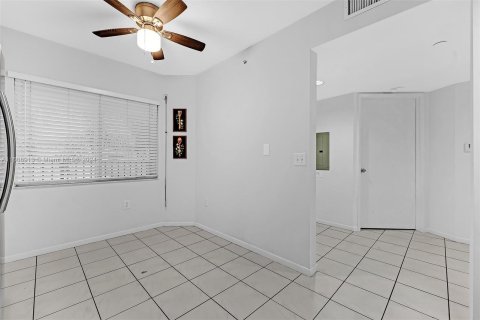 Condominio en venta en Pembroke Pines, Florida, 2 dormitorios, 112.13 m2 № 1231090 - foto 19