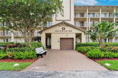 Condominio en venta en Pembroke Pines, Florida, 2 dormitorios, 112.13 m2 № 1231090 - foto 12