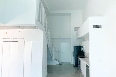 Copropriété à louer à Miami, Floride: 2 chambres, 92.07 m2 № 1231088 - photo 3