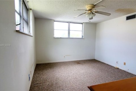 Condominio en venta en Pembroke Pines, Florida, 2 dormitorios, 108.7 m2 № 1227194 - foto 5